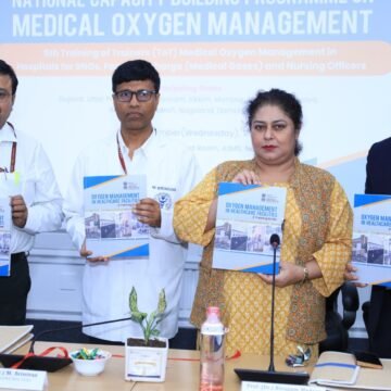 In collaboration with Disaster Management Cell, @MoHFW_INDIA, AIIMS Delhi has trained 350 master trainers in medical oxygen management across all states & UTs. A training guidance document was released by Director Prof. M. Srinivas, Dr Pradeep Khasnobis, DDG with senior officials